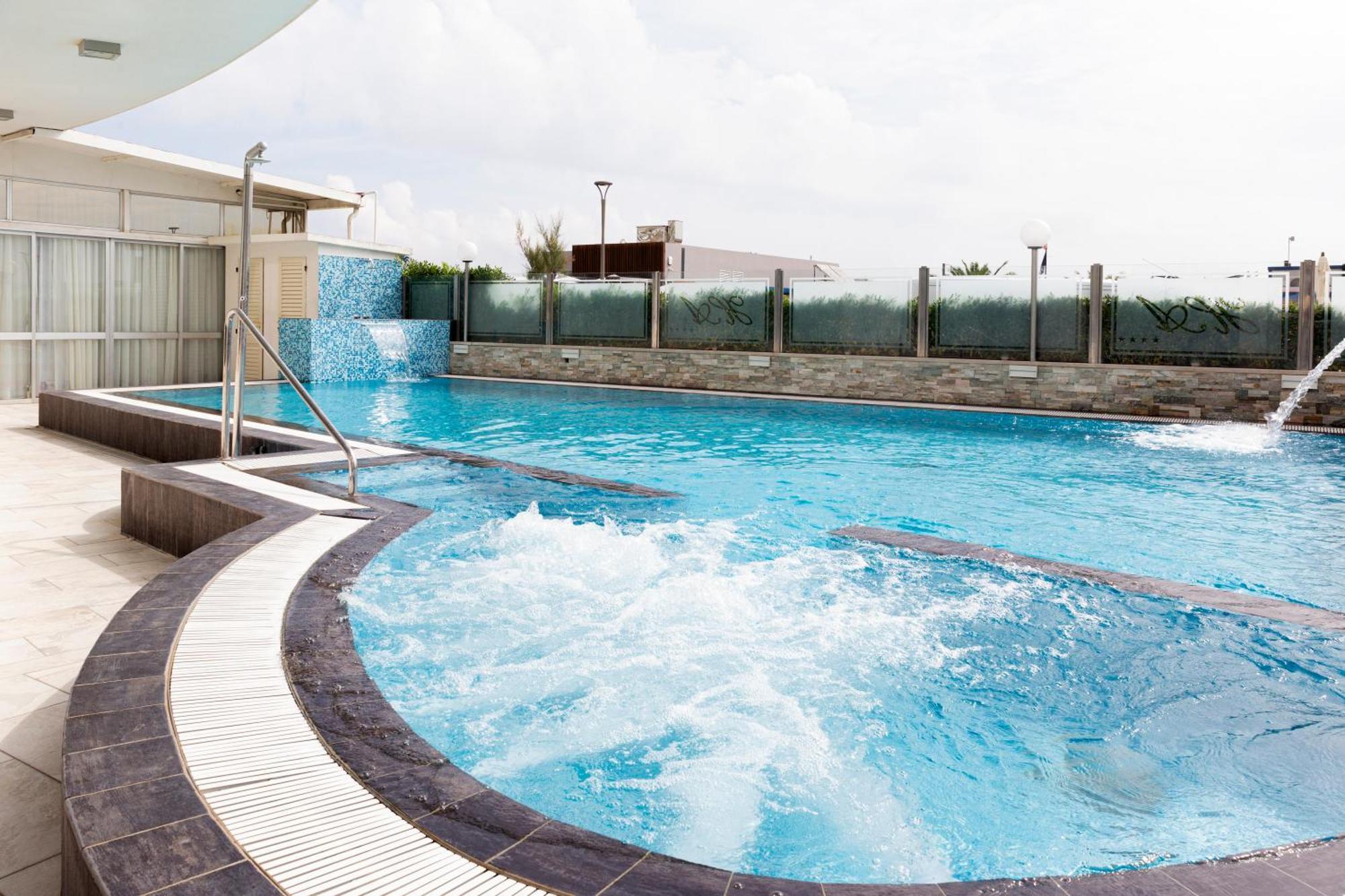 Hotel Acapulco Milano Marittima Eksteriør billede