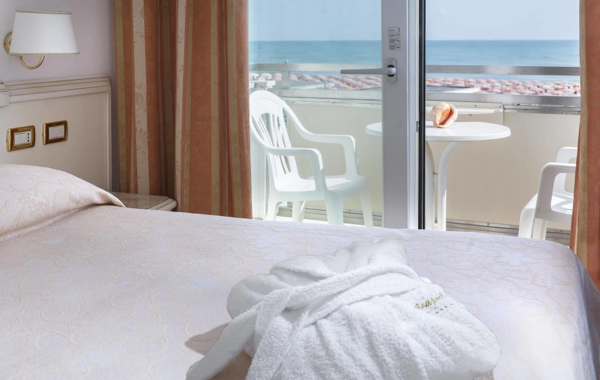 Hotel Acapulco Milano Marittima Eksteriør billede