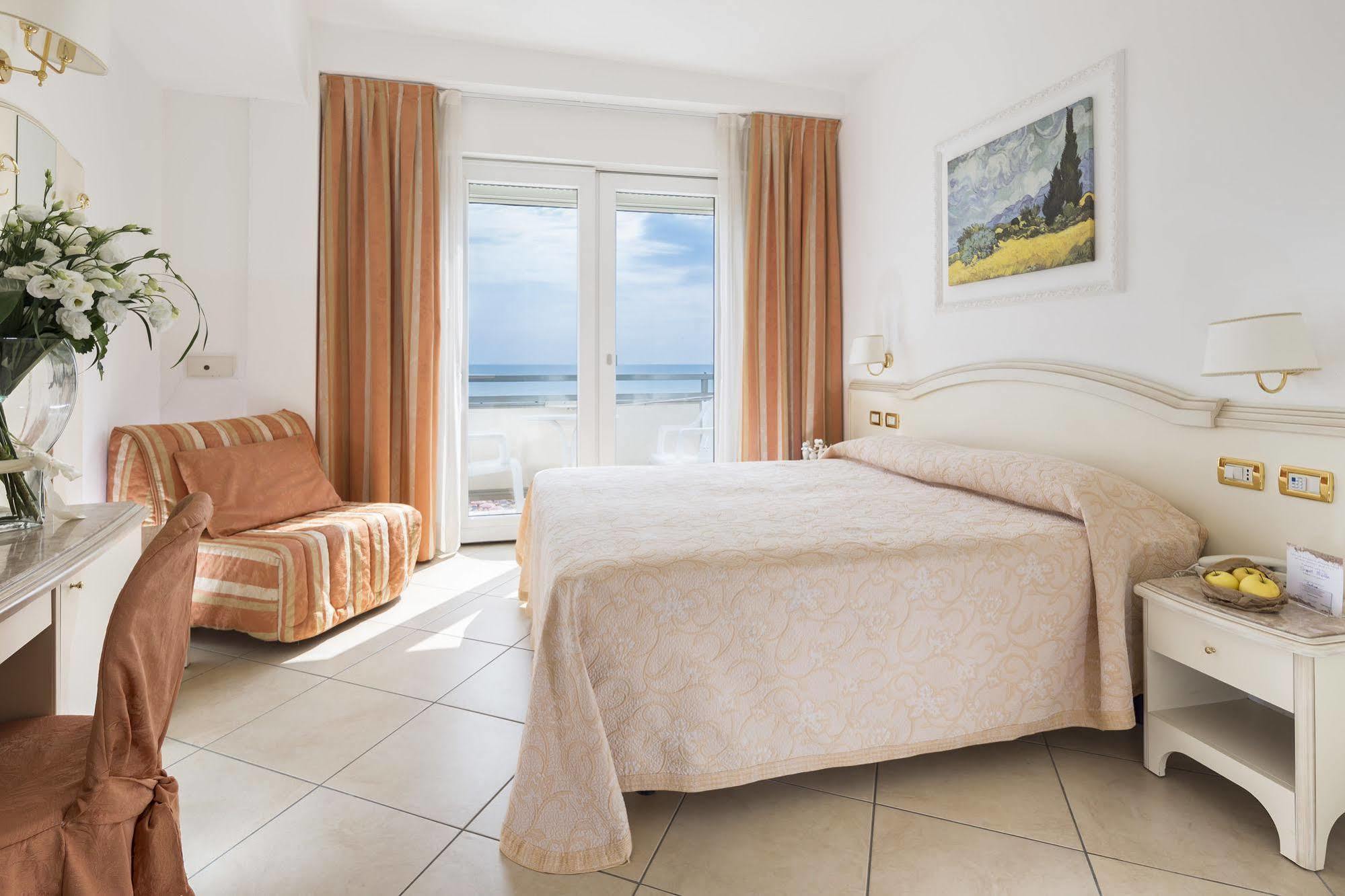Hotel Acapulco Milano Marittima Eksteriør billede