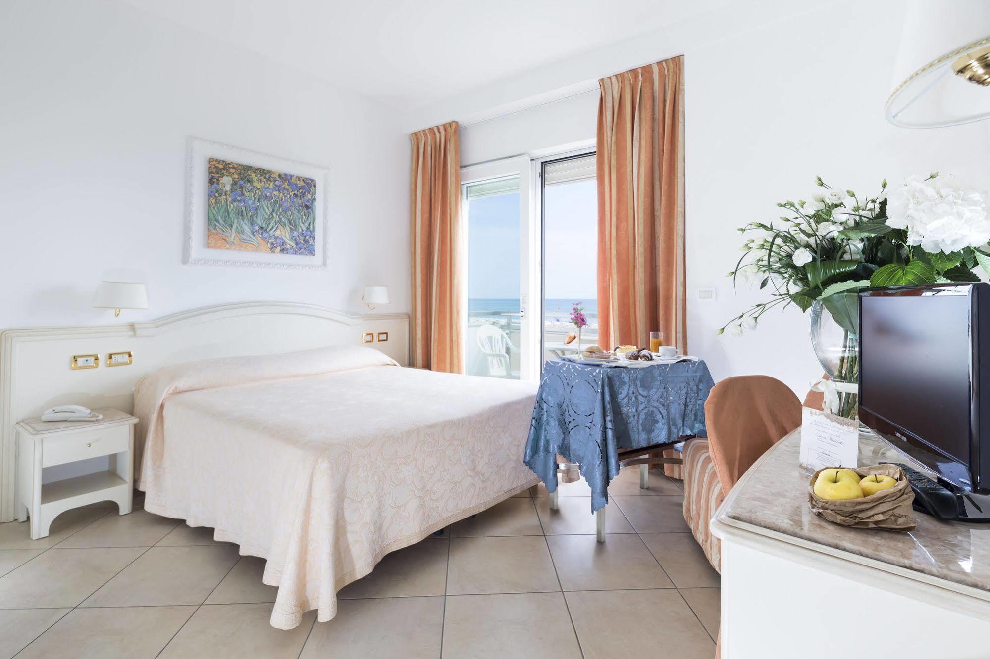 Hotel Acapulco Milano Marittima Eksteriør billede