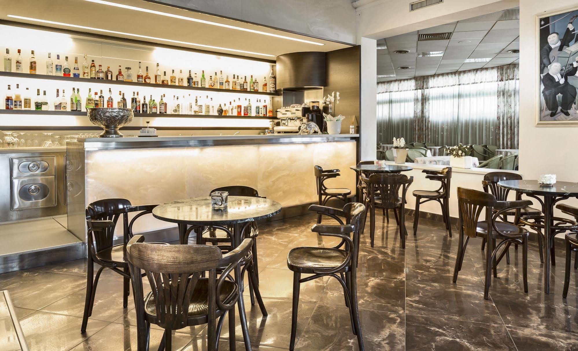 Hotel Acapulco Milano Marittima Eksteriør billede